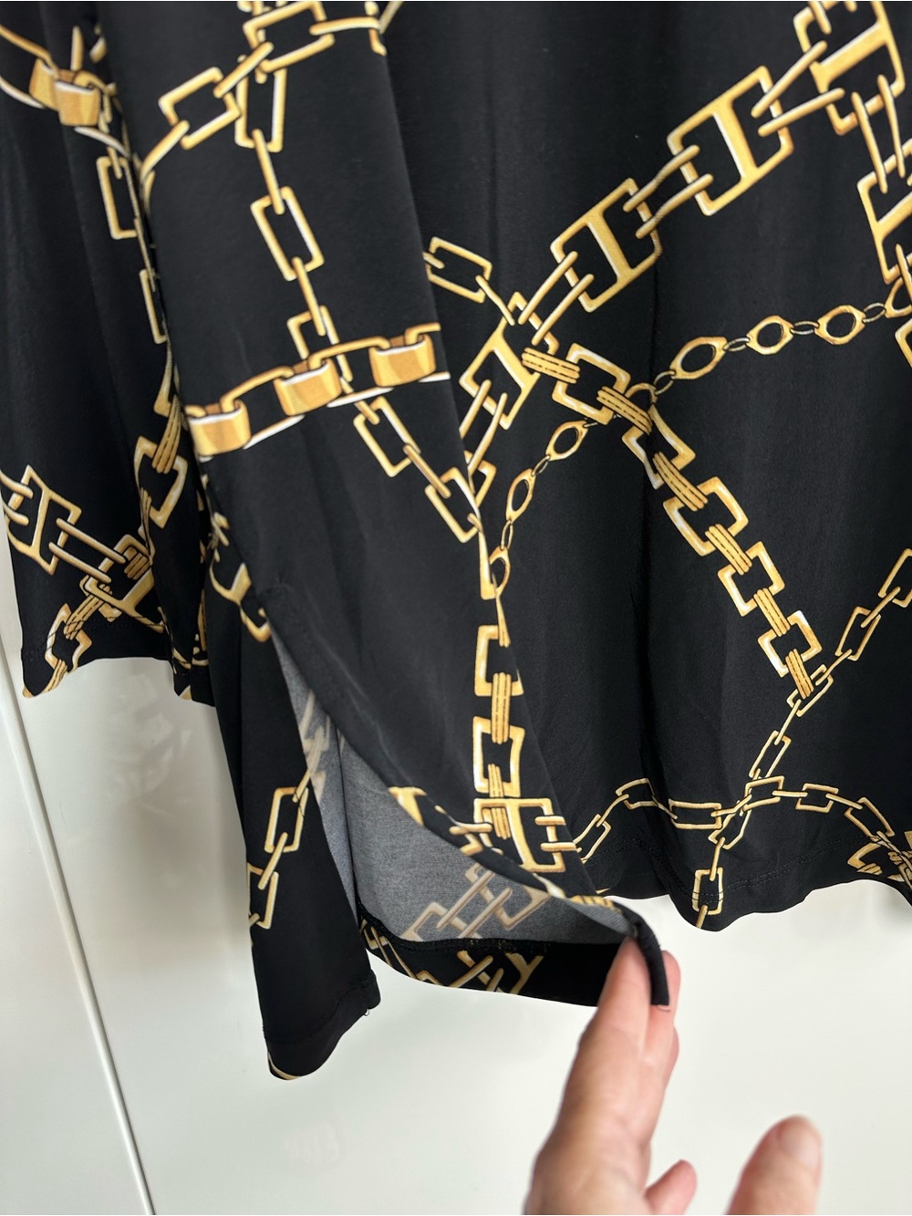 Susan Graver Liquid Knit Turtleneck Blouse Gold Chain Black Size 2X Pullover - Picture 3 of 6